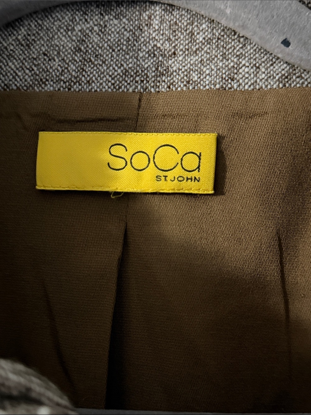 St. John Beige Tweed Blazer with Ruffle Trim - Picture 4 of 10